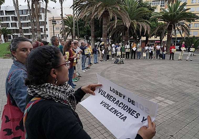 Imagen de la manifestación contra la xenofobia en la plaza de La Feria, en Las Palmas de Gran Canaria.