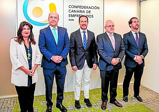 Imagen del encuentro de la CEE con Mariano H. Zapata -centro-.