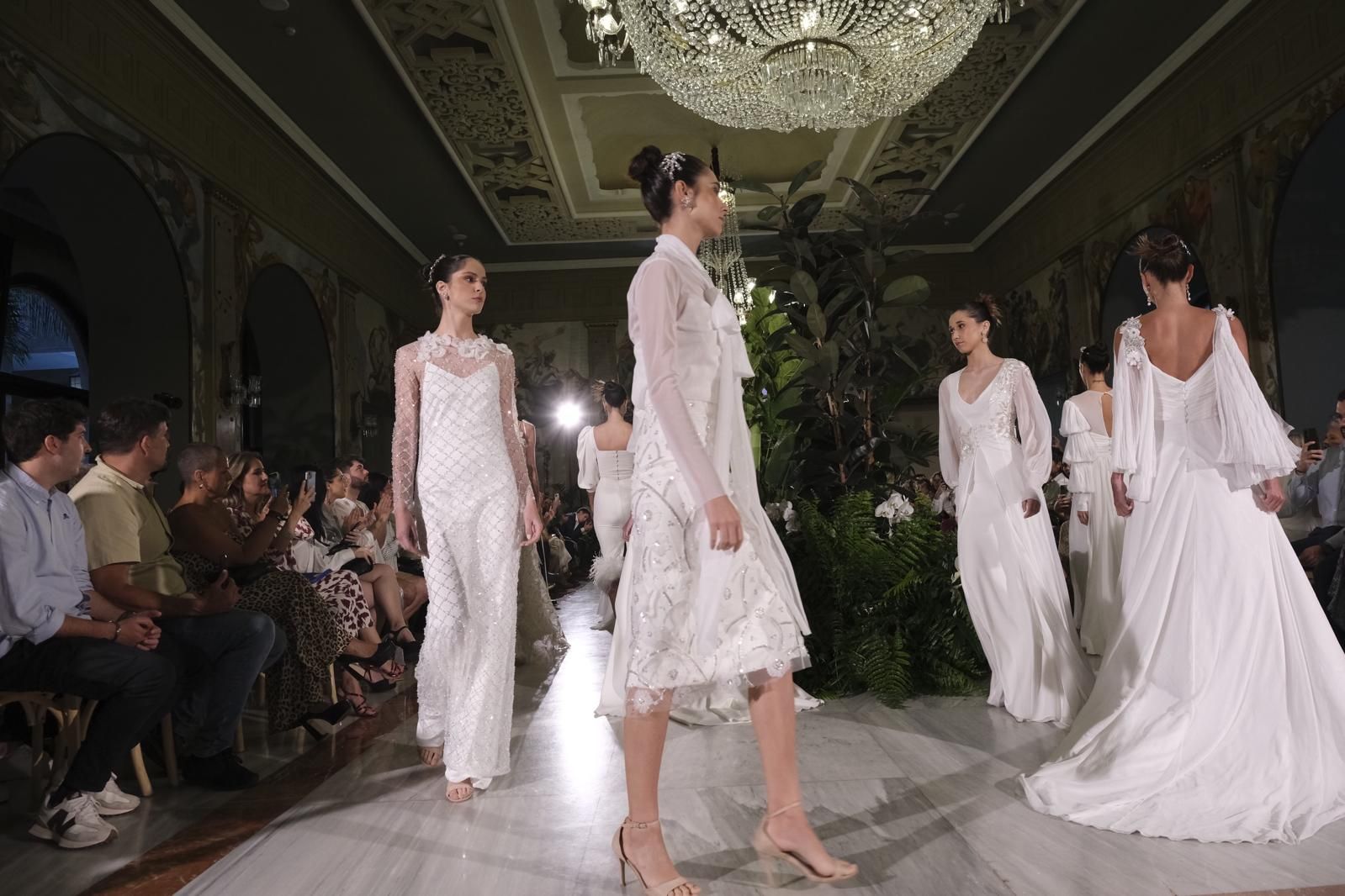 La segunda jornada de la pasarela &#039;Colección Bridal, Gran Canaria Moda Cálida&#039;, en imágenes