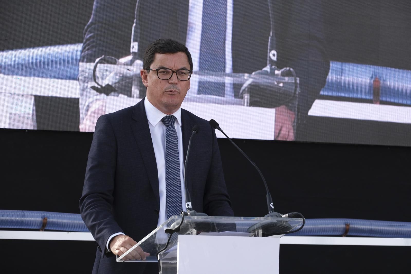 La Luz estrena la primera planta de España para tratar el aceite de pescado