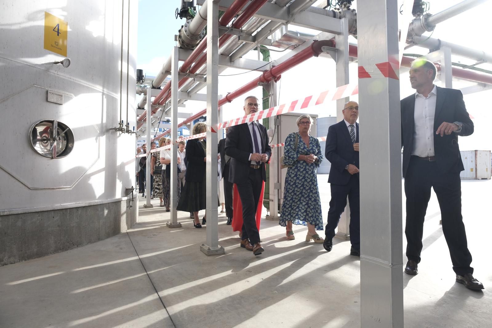 La Luz estrena la primera planta de España para tratar el aceite de pescado