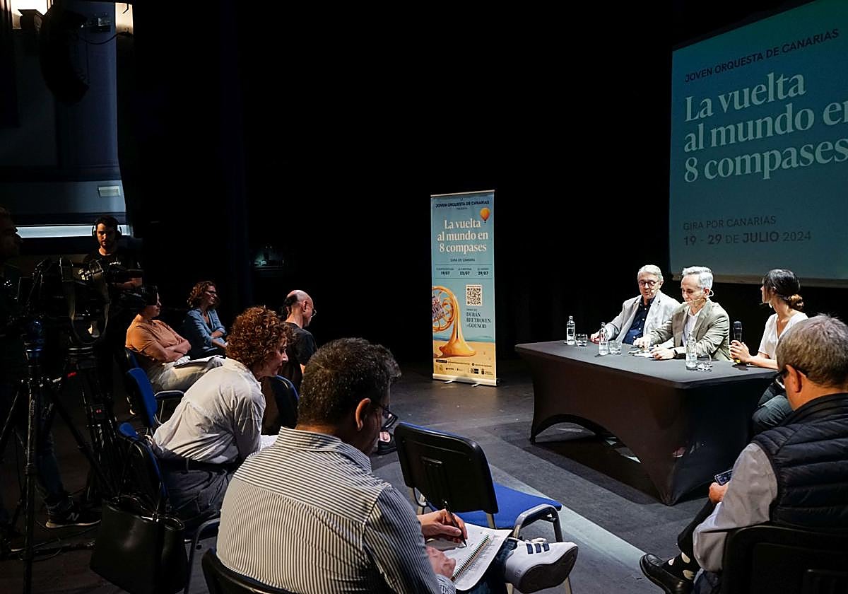 Víctor Pablo Perez, Horacio Umpiérrez y Aurora Fiblas.