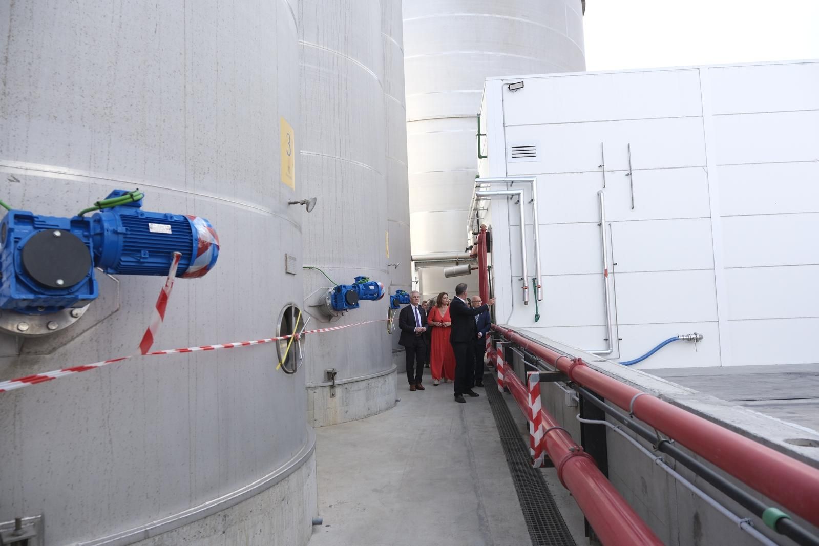 La Luz estrena la primera planta de España para tratar el aceite de pescado