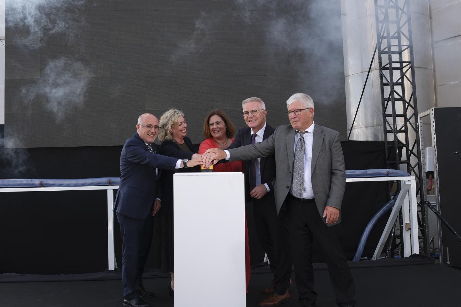 La Luz estrena la primera planta de España para tratar el aceite de pescado