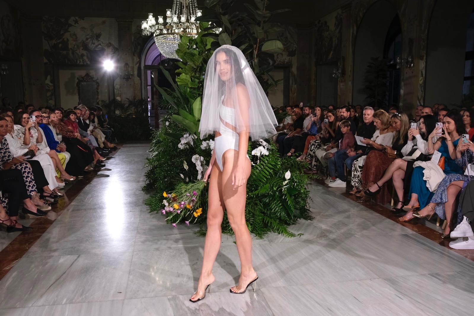 La segunda jornada de la pasarela &#039;Colección Bridal, Gran Canaria Moda Cálida&#039;, en imágenes