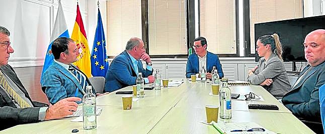 ASINCA se reunió este año con el consejero Pablo Rodríguez.