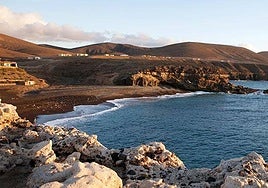 Imagen de una playa de Ajuy.