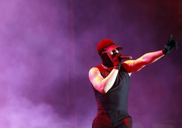 Imagen secundaria 1 - El nuevo &#039;look&#039; de Quevedo se vuelve viral