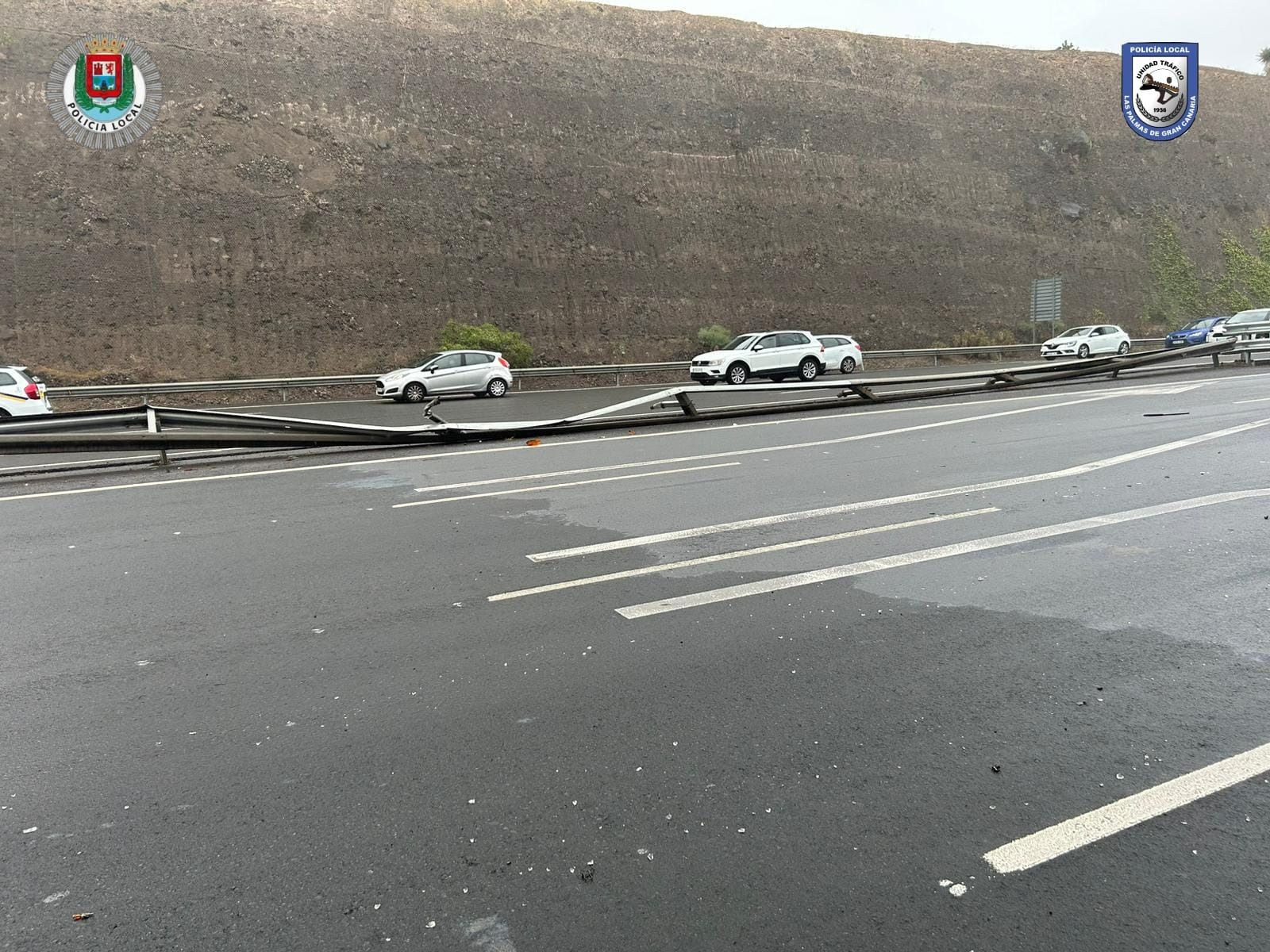 Imagen secundaria 2 - Pierde el control de su camión en la GC-3 y atraviesa ocho carriles