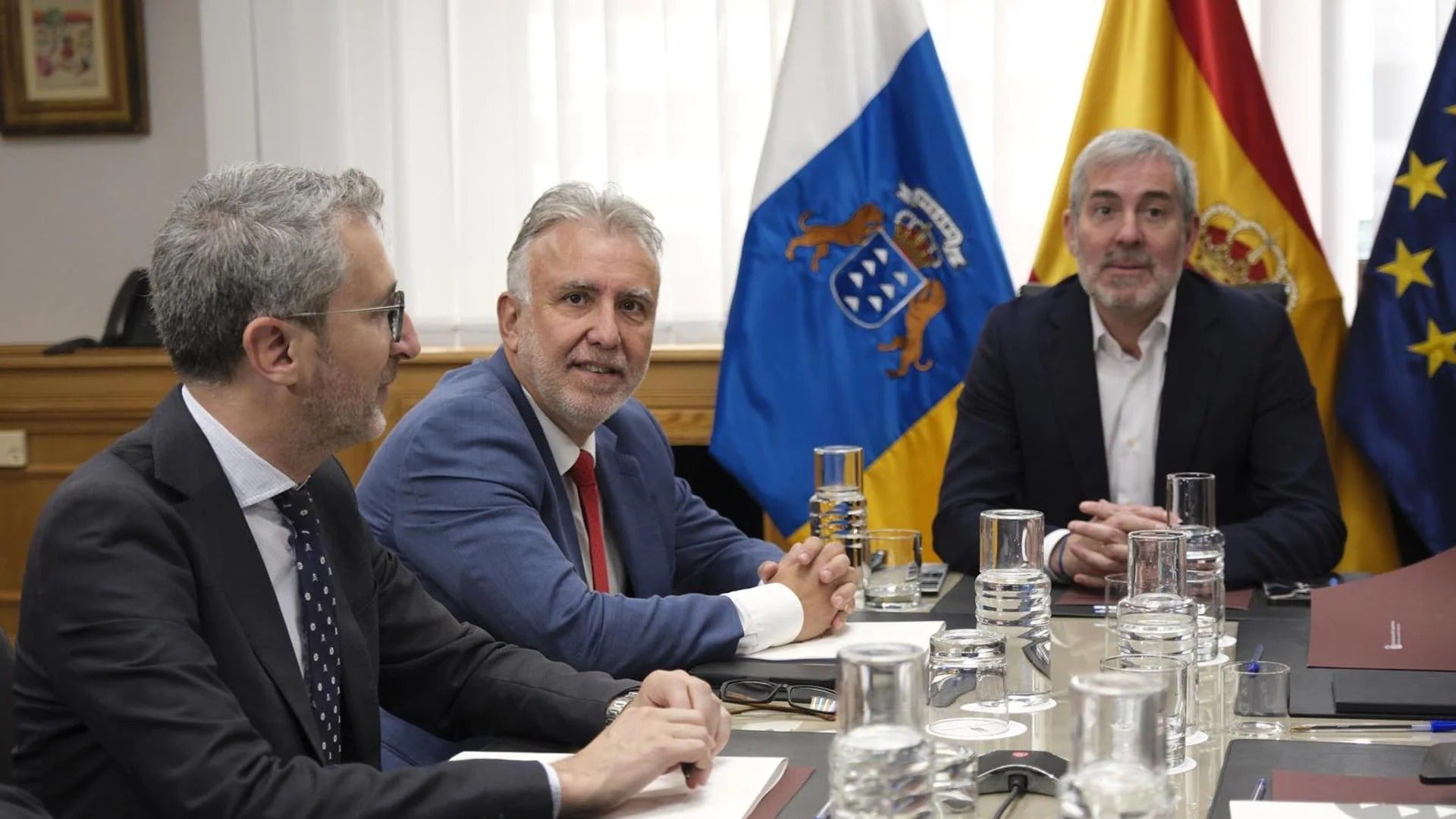 El presidente Fernando Clavijo y el ministro Ángel Víctor Torres durante las negociaciones de la reforma de la Ley de Extranjería.