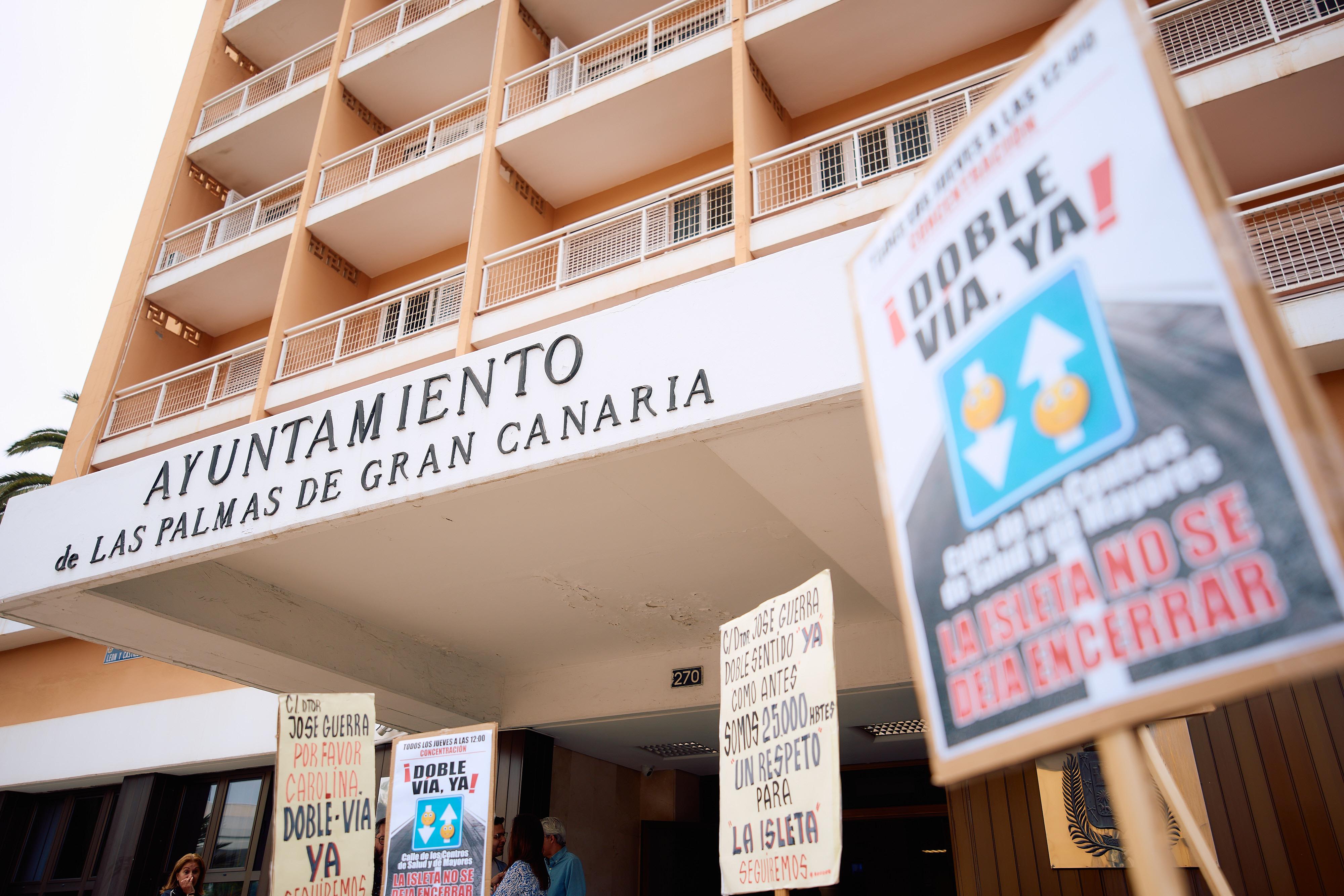 La protesta por la doble vía en la calle Doctor José Guerra, en imágenes