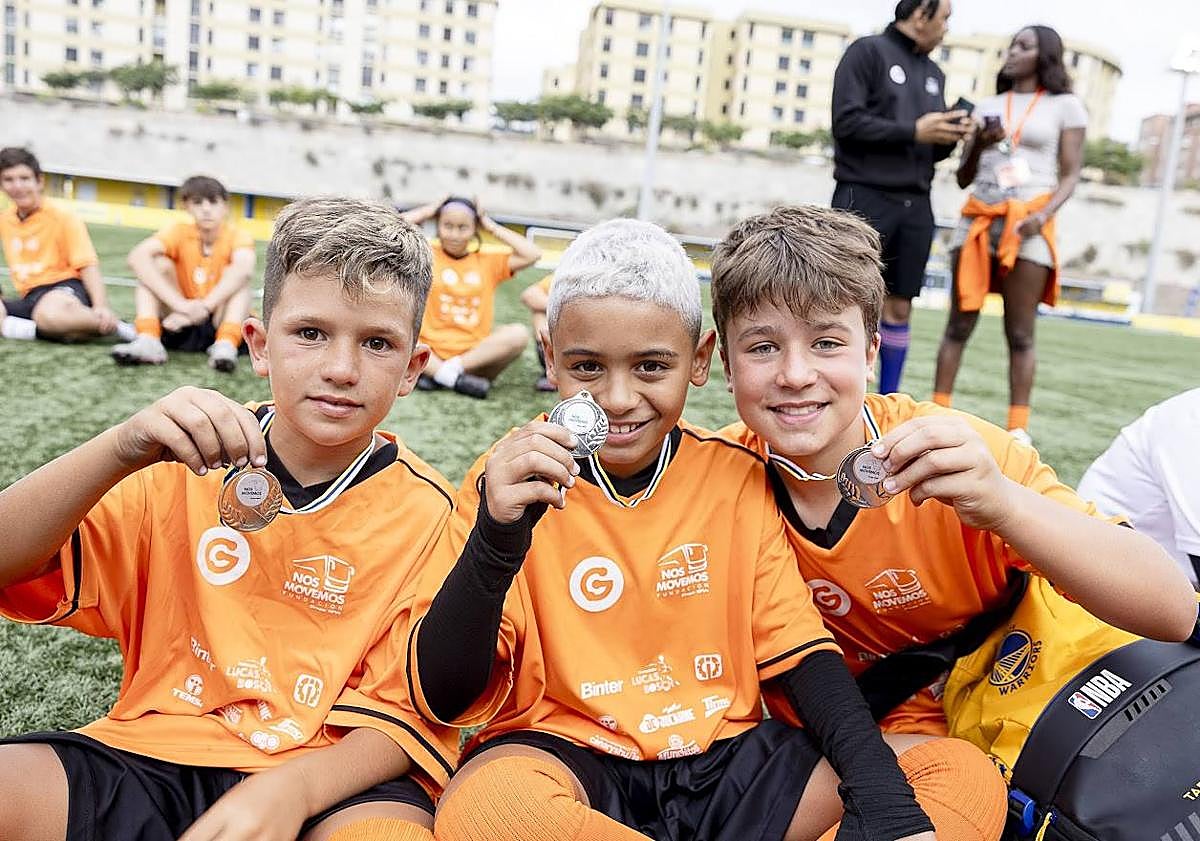 Imagen principal - El Campus Inclusivo + que fútbol ilumina el Anexo