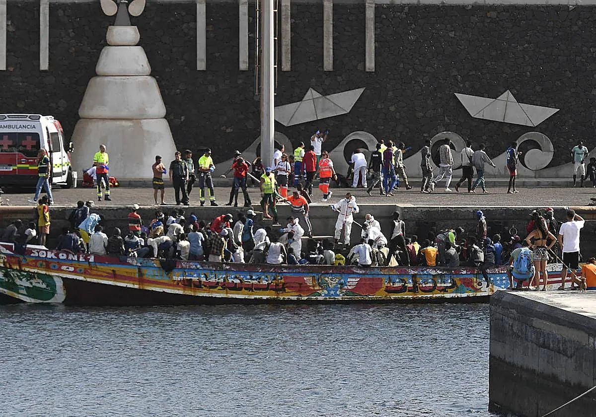 Imagen de migrantes rescatados en El Hierro.