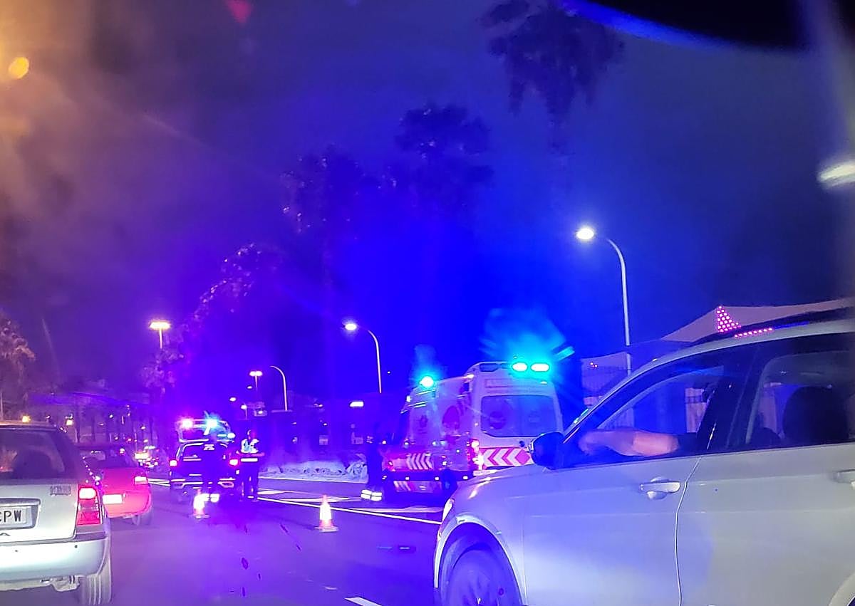 Imagen secundaria 1 - Varios puntos de la ciudad durante el colapso en la mañana de este viernes.