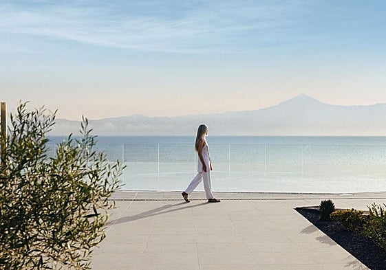 Vistas a El Teide desde una de las 'infinity pool' de Bancal Hotel & Spa.