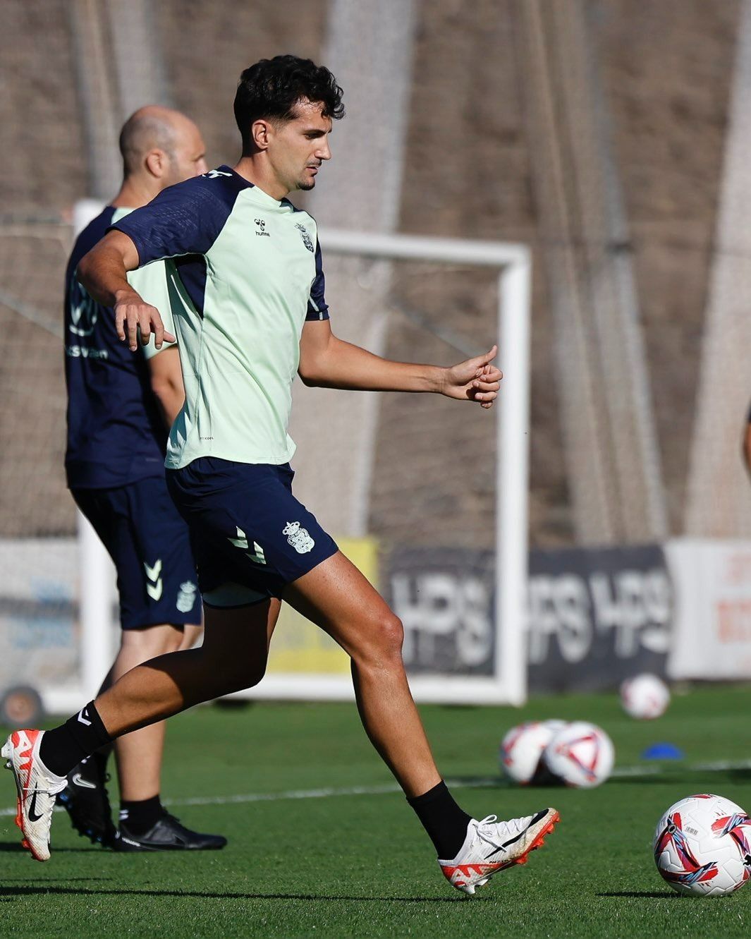 El primer entrenamiento de la UD a los mandos de Carrión