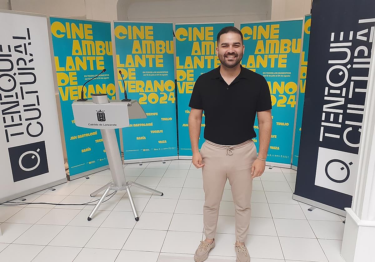 Jesús Machín Tavío antes de la presentación de este lunes en El Almacén.