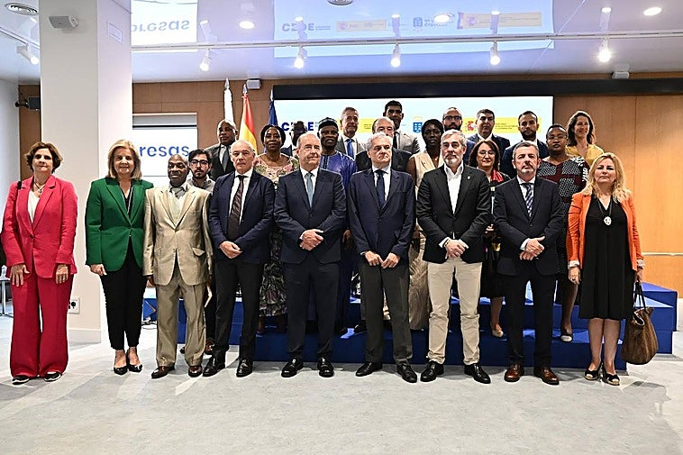 Foto de familia tras la reunión.