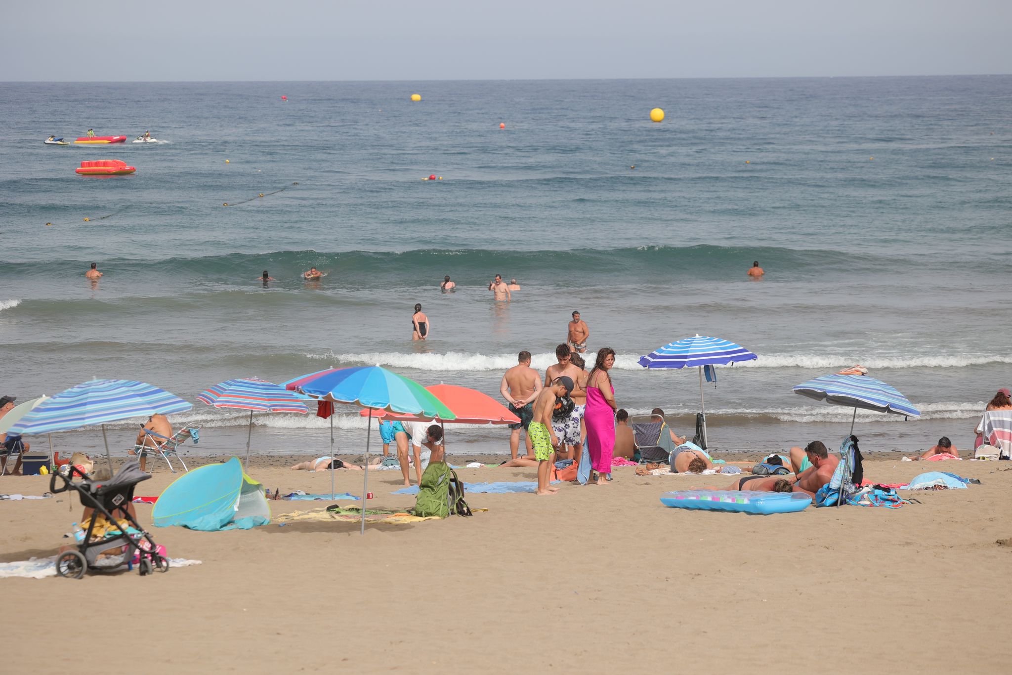 Las playas del sur, abarrotadas por el calor