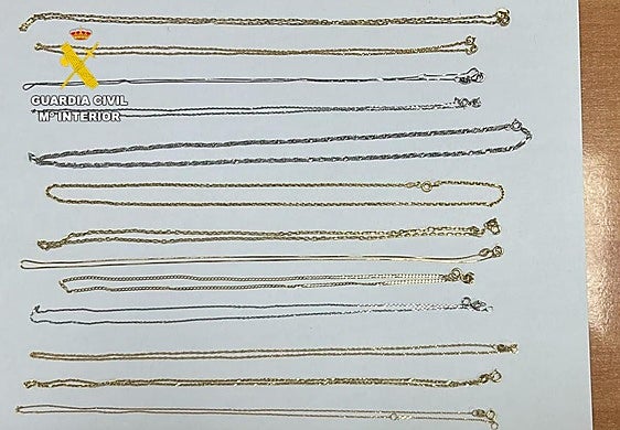 Las joyas recuperadas por la Guardia Civil.