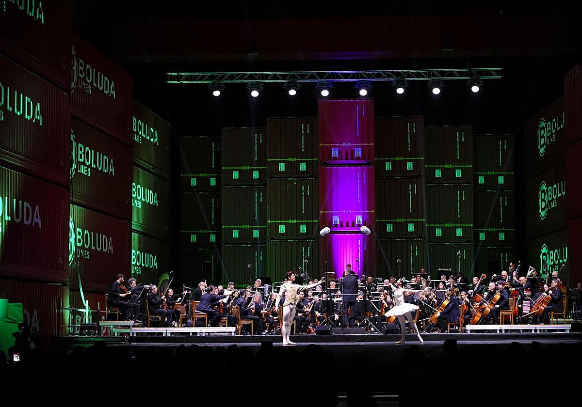 Música y danza a la luz de la noche y el mar