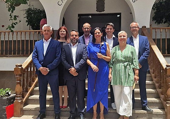 Imagen del nuevo grupo de gobierno (Avesan-PSOE) de San Mateo.