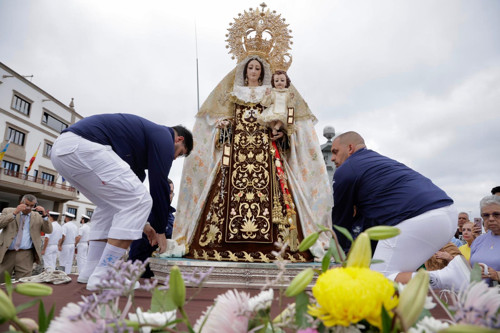 La Isleta sale a la calle para celebrar la procesión marítima del Carmen