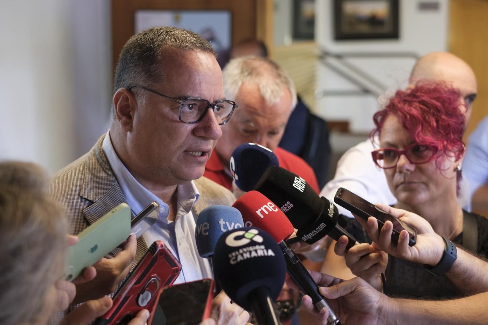 Canarias reconoce que no tiene escolarizados a todos los menores migrantes, sino a 2.188