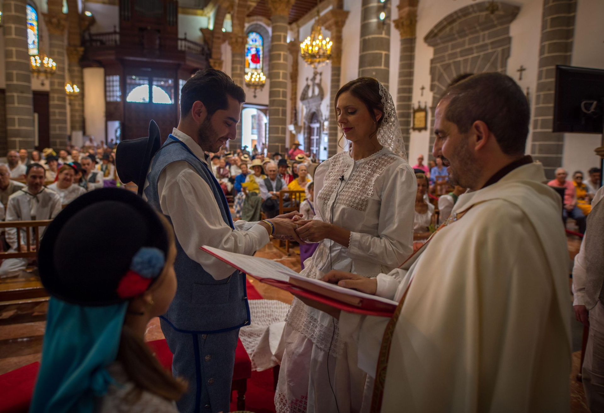 Imagen secundaria 1 - Imágenes de la boda de Samuel y Yésica.