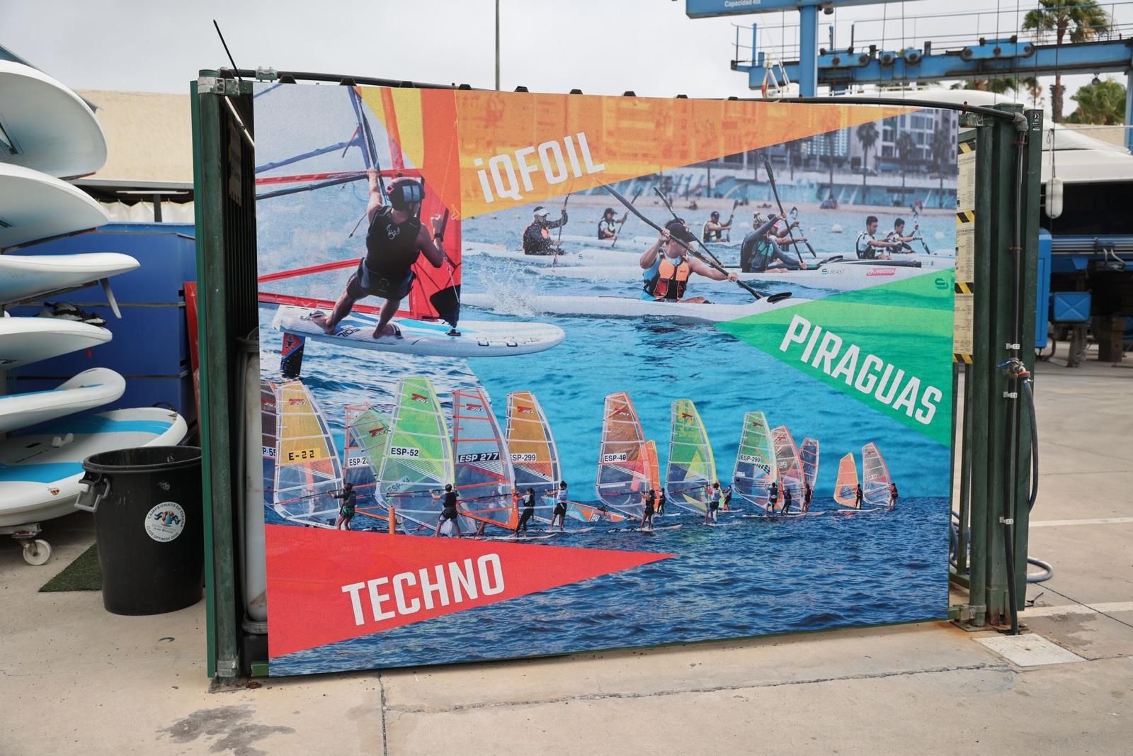 Las imágenes de la inauguración de los murales olímpicos en el Real Club Náutico