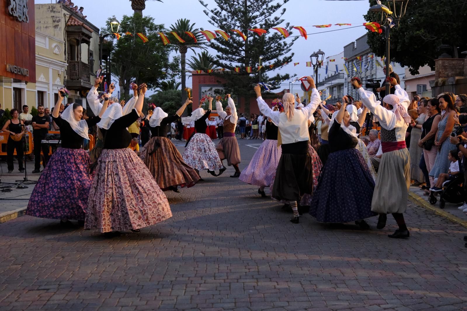 El recorrido del festival de folclore, en imágenes