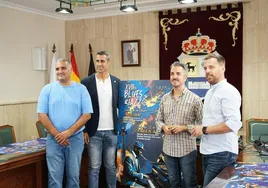El alcalde Isaí Blanco y el conejero insular Rayco León, en la presentación del programa de conciertos.