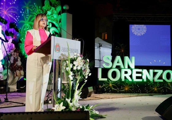Inmaculada Medina leyó el pregón con el que arrancan las fiestas en un acto que contó con el espectáculo musical 'Quererte a Ti'.