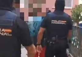 Momento de la detención por parte de la Policía Nacional.