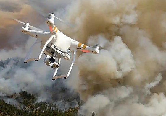 Un dron usado para el control de incendios forestales.