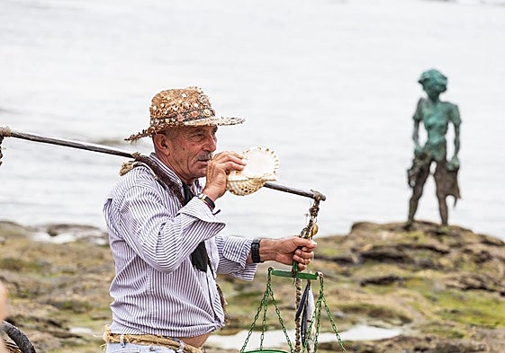 Celebración de la Vará del Pescao, en la playa de Arinaga.