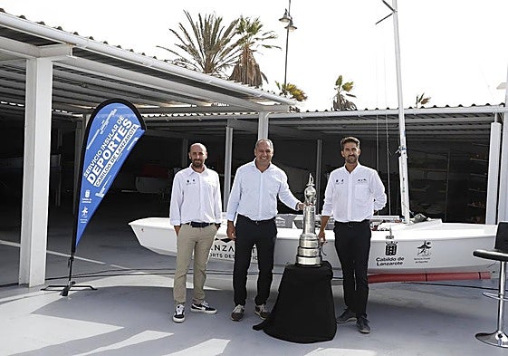 El Servicio Insular de Deportes pone a disposición una embarcación a los regatistas Alfredo González y Cristian Sánchez para participar en el Campeonato del Mundo de Snipe.