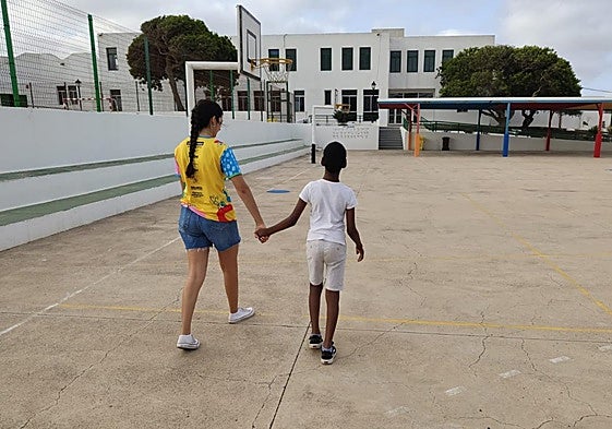 El campamento se lleva a cabo en el colegio Alfonso Spínola, un espacio motórico y accesible.