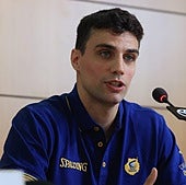 El Dreamland Gran Canaria presenta a su nueva incorporación, el base español Carlos Alocén.