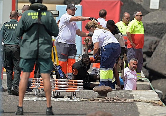Imagen de archivo de Guardias Civiles en La Restinga.