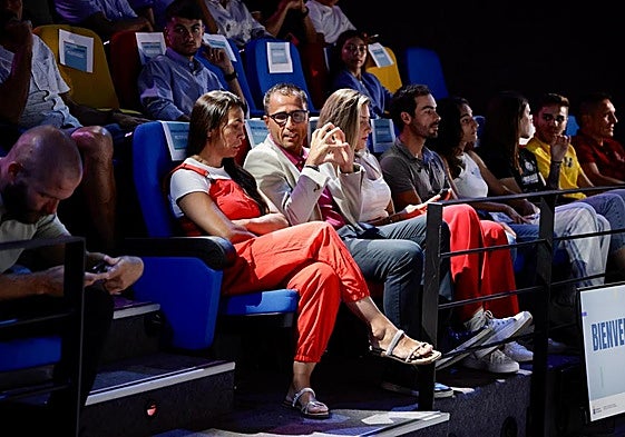 El viceconsejero Ángel Sabroso, presente.