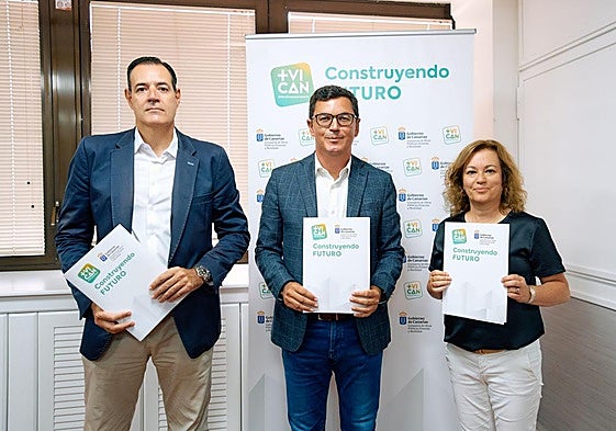 Imágenes de la firma del convenio entre Gobierno, Visocan y AGV