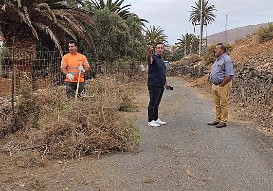 Supervisión de trabajos por parte de autoridades locales.