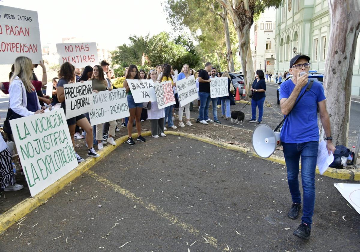 Protesta en la ULPGC por el cierre de las urgencias del Hospital Veterinario