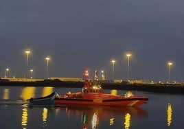 Una barca con 37 magrebíes llega a Lanzarote por sus propios medios