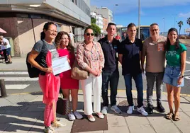 Representantes de los sindicatos docentes este viernes delante de la Consejería de Educación de la capital grancanaria