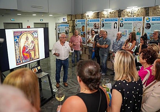 El humorista y viñetista gráfico J. Jesús Verdú Medina, Morgan, miembro fundador de la Asociación Canaria de Humoristas Gráficos y Caricaturistas «Se nos fue el baifo».