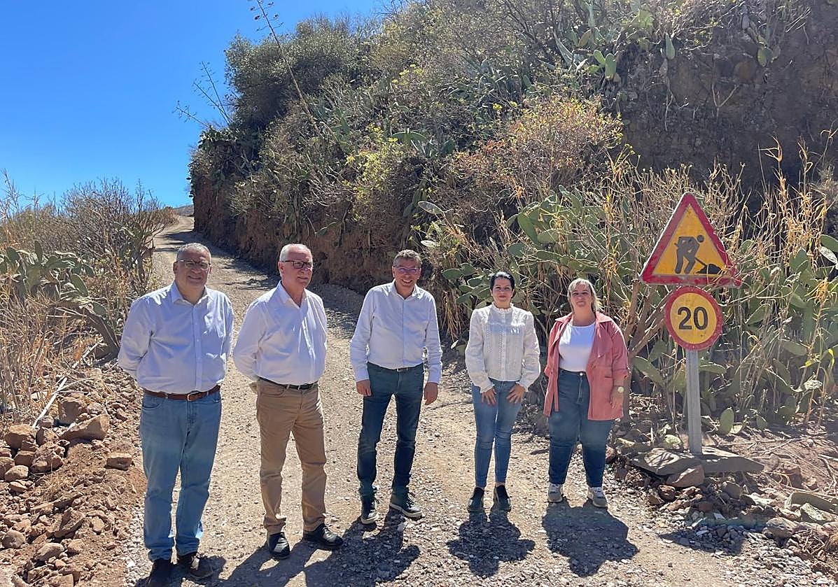 Hidalgo y Atta durante la visita al camino de La Orilla a Las Vegas.