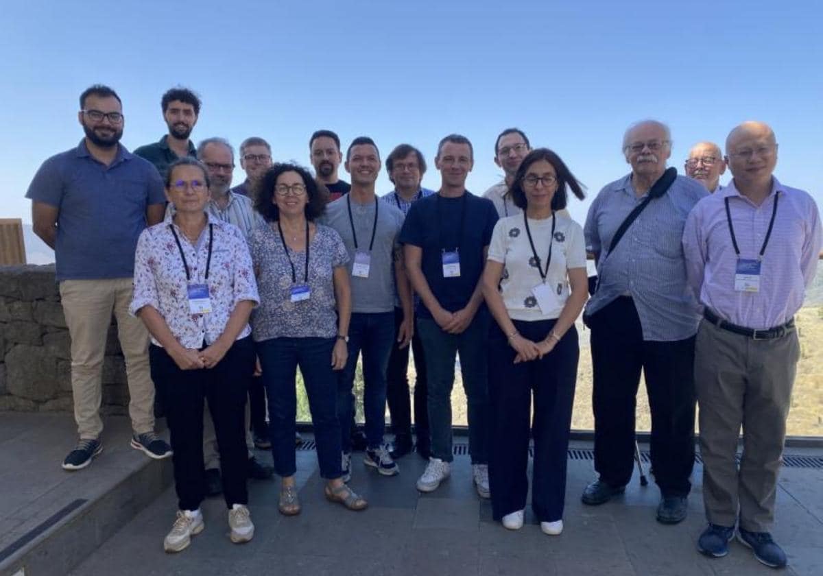 Foto de familia de los participantes en el taller de trabajo desarrollado en el Parador de Tejeda.