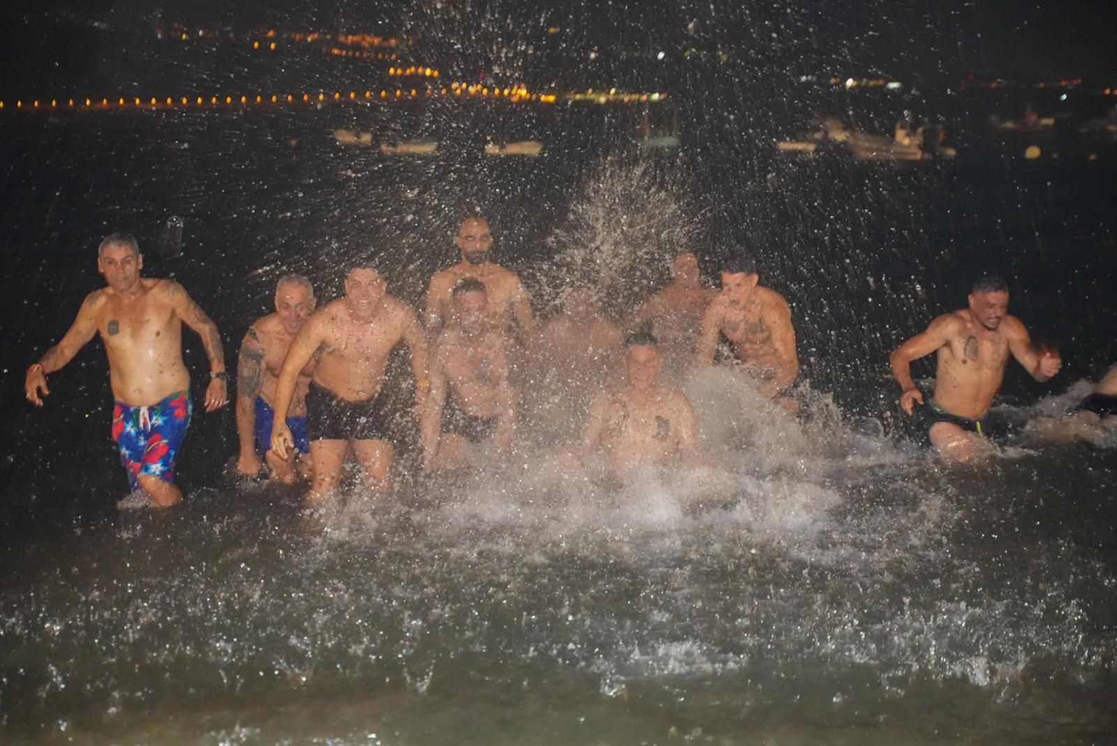 El chapuzón de La Naval, en imágenes